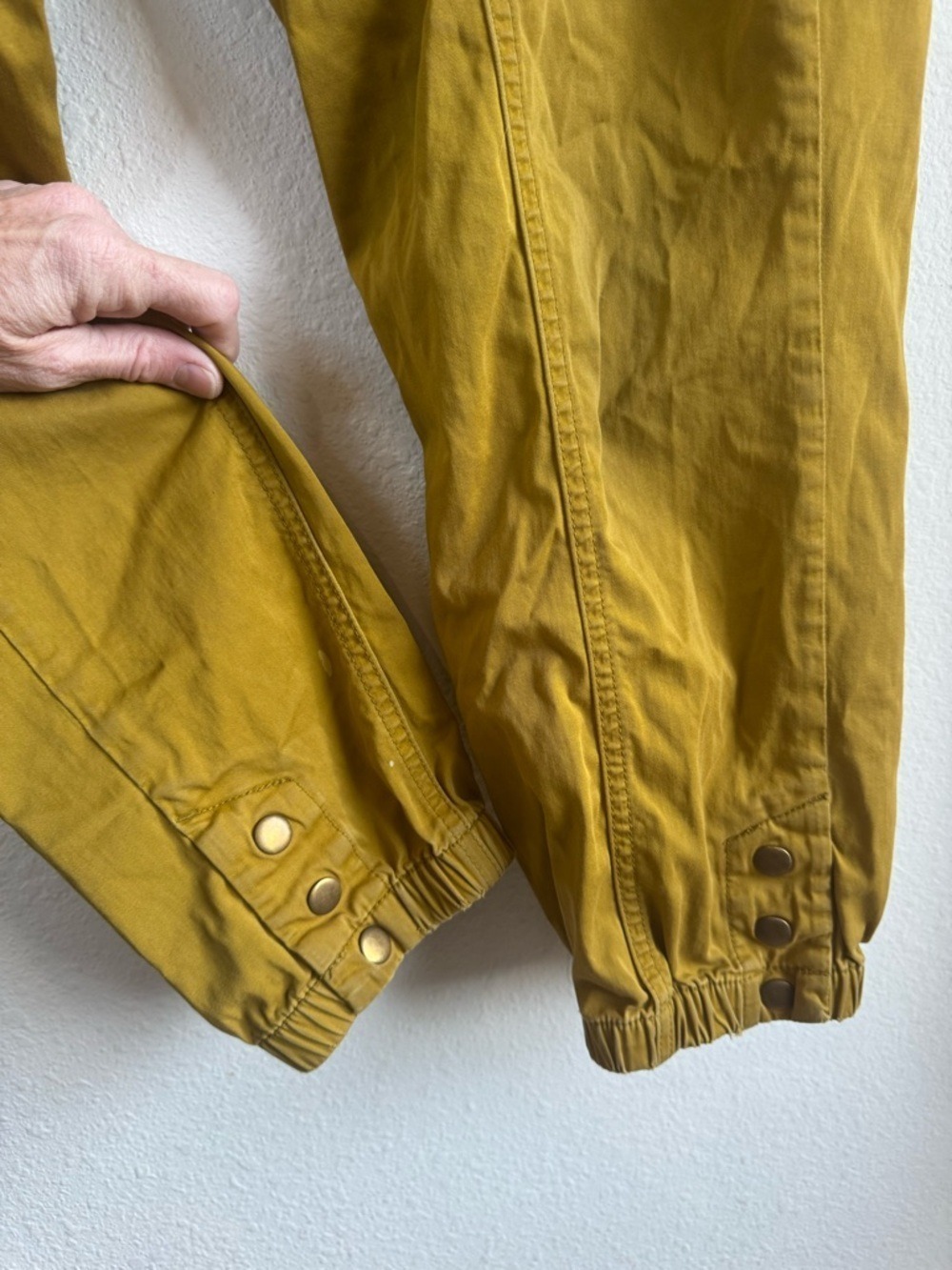 CABI ‘The Tracker’ Cargo Joggers - Picture 4 of 16